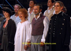 Die "Les Miserables"-Hauptdarsteller: Nina Weiss (Fantine), Patricia Nessy (Fantine), Darius Merstein-Macleod (Jean Valejan) und Chris Murray (Javert)